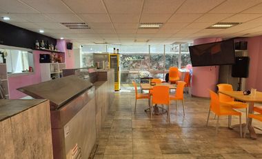 Local Comercial en Bosques en Renta con Terraza