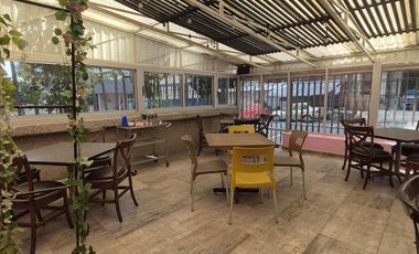 Local Comercial en Bosques en Renta con Terraza