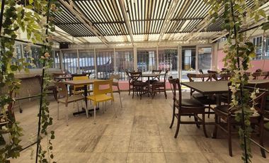 Local Comercial en Bosques en Renta con Terraza