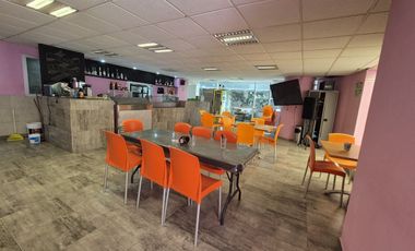 Local Comercial en Bosques en Renta con Terraza