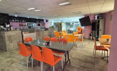 Local Comercial en Bosques en Renta con Terraza