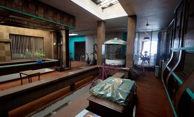 AMPLIACIÓN GRANADA AMPLIA CASA CON INMEJORABLE UBICACION PARA FINES COMERCIALES