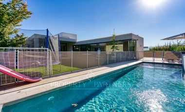 Espectacular casa mediterránea en Valle Escondido