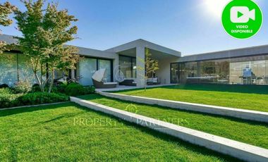 Espectacular casa mediterránea en Valle Escondido