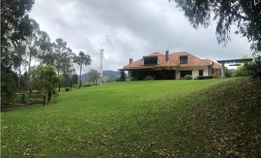 CASA CAMPESTRE SE VENDE. TABIO CUNDINAMARCA. AREA 3.000 m2