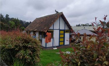 CASA  SE VENDE EN CHIA CUND.