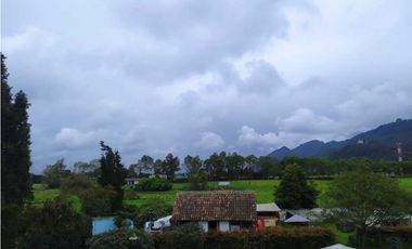 CASA  SE VENDE EN CHIA CUND.