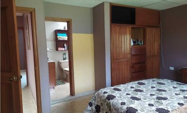 VENDO CASA CON LOTE. REA 672 m2  PACHO CUNDINAMARCA