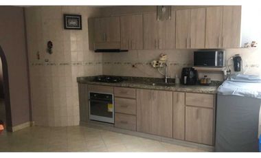 VENDO CASA CON LOTE. REA 672 m2  PACHO CUNDINAMARCA