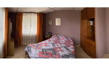 VENDO CASA CON LOTE. REA 672 m2  PACHO CUNDINAMARCA