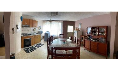 VENDO CASA CON LOTE. REA 672 m2  PACHO CUNDINAMARCA