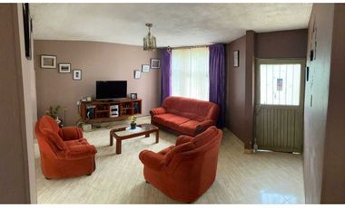 VENDO CASA CON LOTE. REA 672 m2  PACHO CUNDINAMARCA