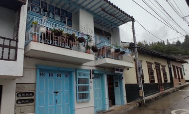 CASA COMERCIAL EN VENTA UBICADA EN EL RETIRO SECTOR CENTRO