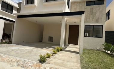 Renta de Casa nueva En Residencial De Conkal