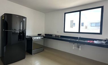 Renta de Casa nueva En Residencial De Conkal