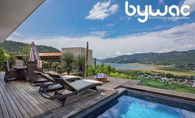 CASA  CON VISTA PANORÁMICA