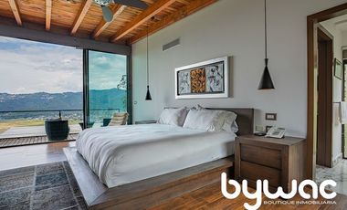 CASA  CON VISTA PANORÁMICA