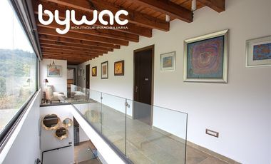 CASA  CON VISTA PANORÁMICA