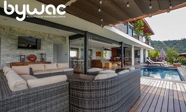 CASA  CON VISTA PANORÁMICA