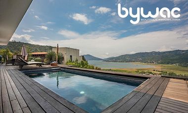 CASA  CON VISTA PANORÁMICA