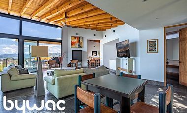 CASA CON   VISTA AL LAGO