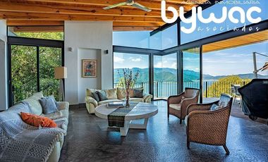 CASA CON   VISTA AL LAGO