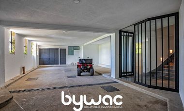 CASA CON   VISTA AL LAGO