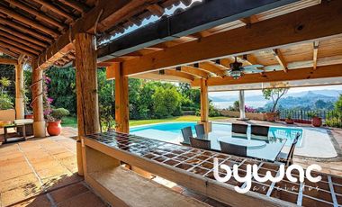 CASA CON VISTA AL LAGO