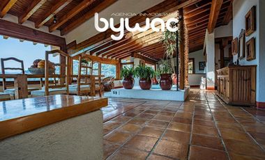 CASA CON VISTA AL LAGO