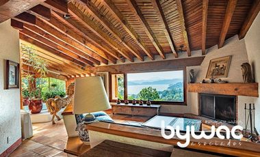 CASA CON VISTA AL LAGO