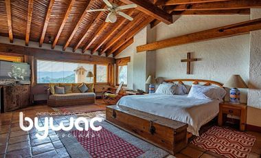 CASA CON VISTA AL LAGO