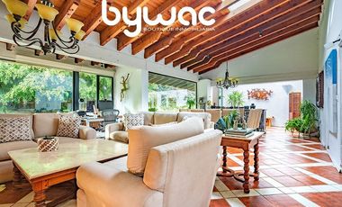 CASA EN AVÁNDARO CON GRAN JARDÍN