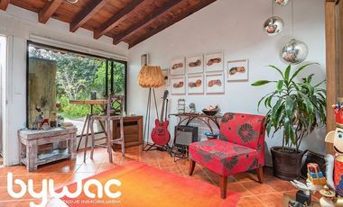 CASA EN AVÁNDARO CON GRAN JARDÍN
