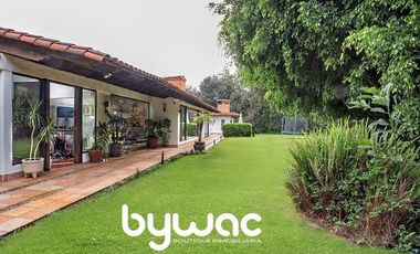 CASA EN AVÁNDARO CON GRAN JARDÍN