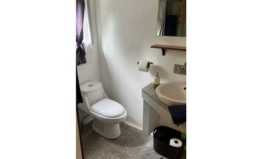 VENDO CASA A 1000M.S.N.M. Y 4000MTS BOQUETE