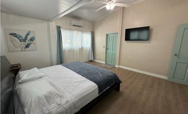 VENTA DE CASA DE PLAYA REMODELADA EN EL PALMAR