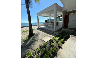 VENTA DE CASA DE PLAYA REMODELADA EN EL PALMAR