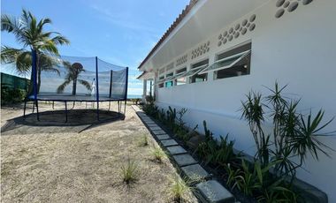 VENTA DE CASA DE PLAYA REMODELADA EN EL PALMAR