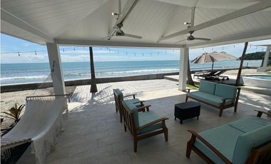 VENTA DE CASA DE PLAYA REMODELADA EN EL PALMAR
