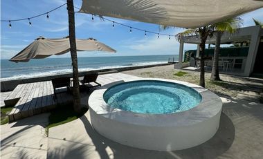 VENTA DE CASA DE PLAYA REMODELADA EN EL PALMAR