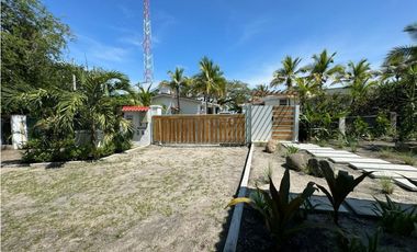 VENTA DE CASA DE PLAYA REMODELADA EN EL PALMAR