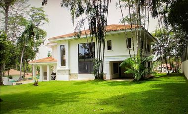 Se VENDE Casa en Senderos Camino de Cruces Modelo Esmeralda 3, Clayton