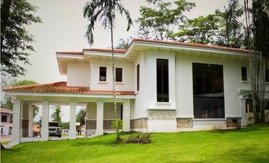 Se VENDE Casa en Senderos Camino de Cruces Modelo Esmeralda 3, Clayton