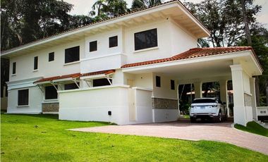 Se VENDE Casa en Senderos Camino de Cruces Modelo Esmeralda 3, Clayton