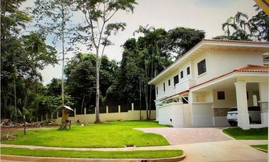 Se VENDE Casa en Senderos Camino de Cruces Modelo Esmeralda 3, Clayton