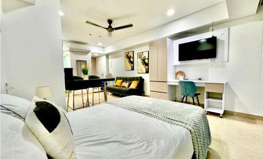 ApartaSuite con Balcón en Crespo 2