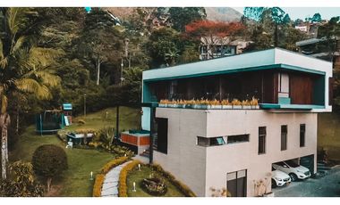 Espectacular casa en Escoberos, balcones de la novena