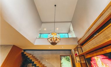 Espectacular casa en Escoberos, balcones de la novena