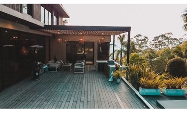 Espectacular casa en Escoberos, balcones de la novena