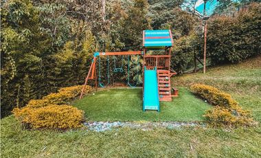 Espectacular casa en Escoberos, balcones de la novena